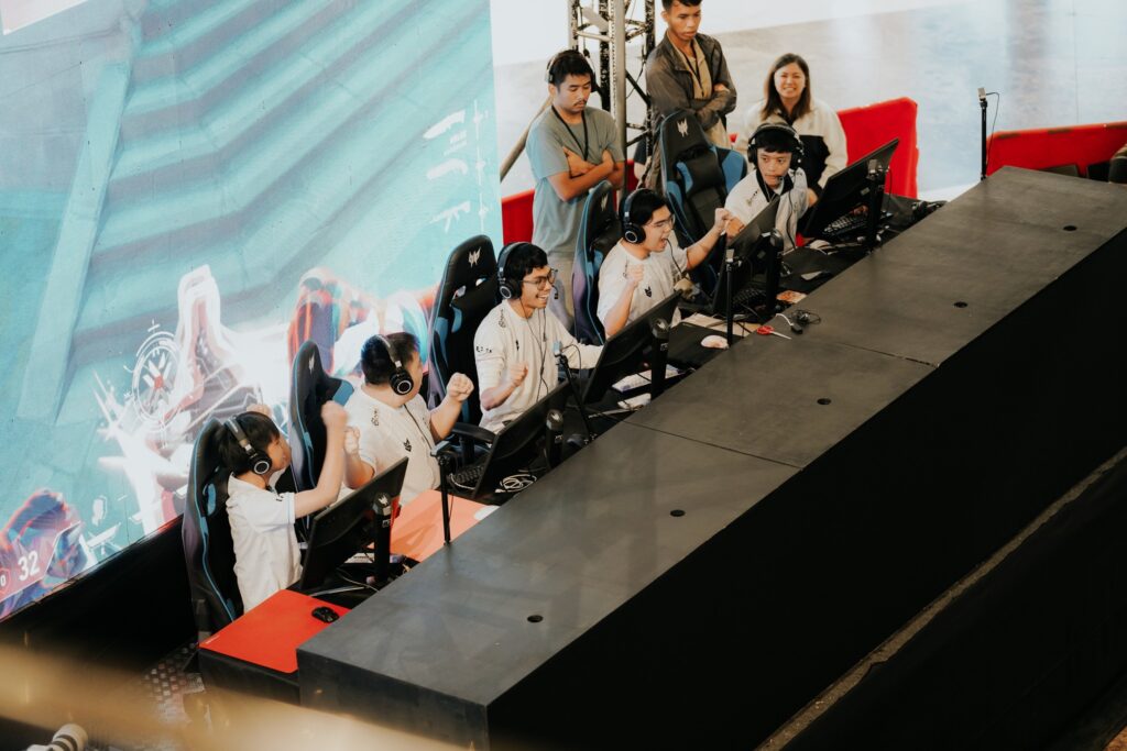 Oasis Gaming CEO an0rak (top right), along with the rest of the team, during the 2025 Predator League Qualifiers