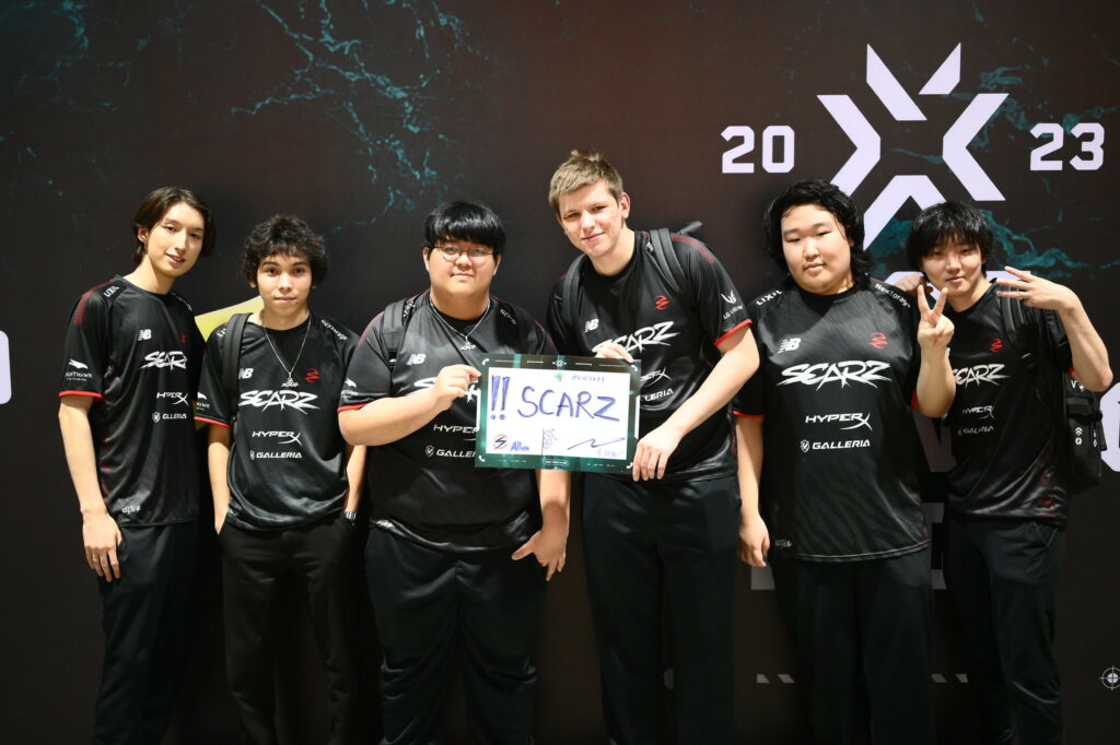 Fadezis (second left) with SCARZ at VCT Ascension Pacific 2023 in Bangkok(Photo courtesy of VCT Pacific)