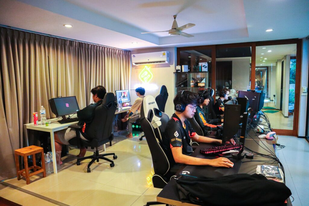 (Photo courtesy of FULL SENSE)