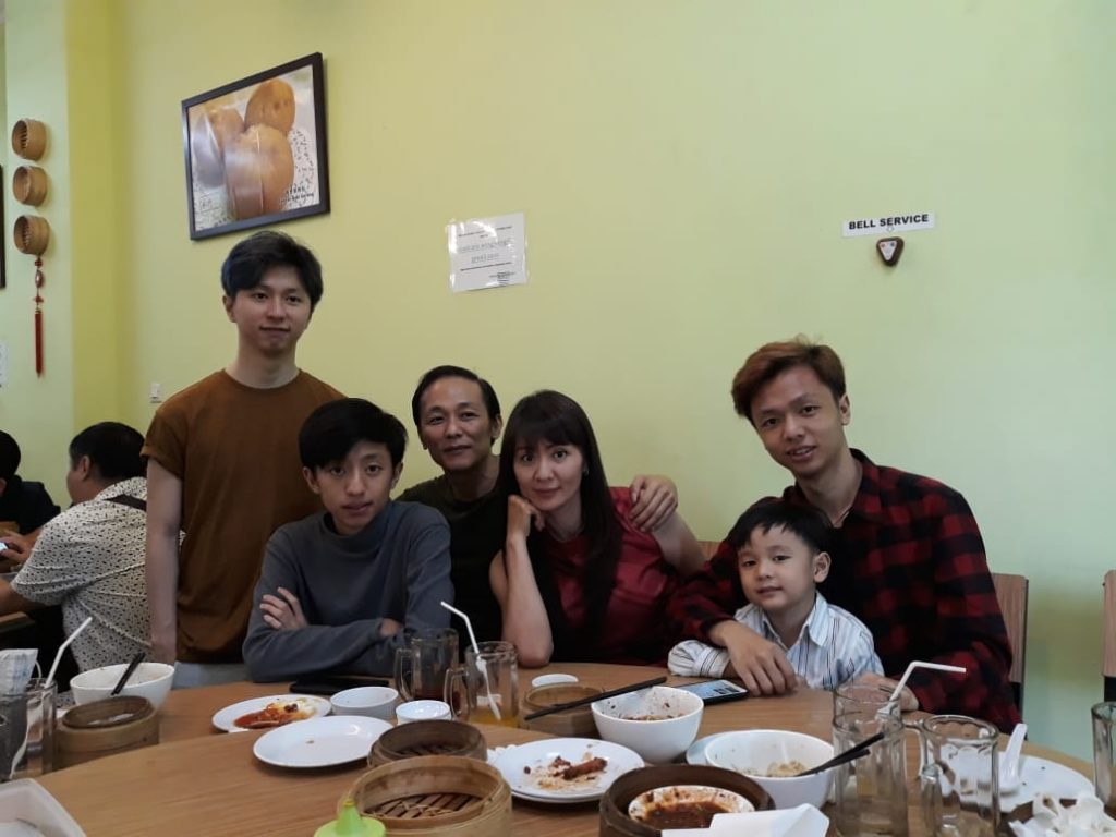 The Susanto Family, from left to right: Kevin, Jason, Dad, Mom, Alvin, and youngest, Jojo.(Photo courtesy of Alvin Susanto)