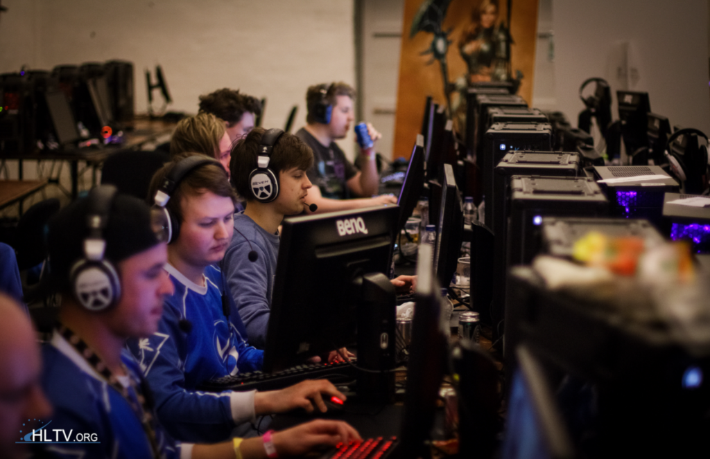 maxie and pyth at Copenhagen Flames 2015(Photo courtesy of HLTV)