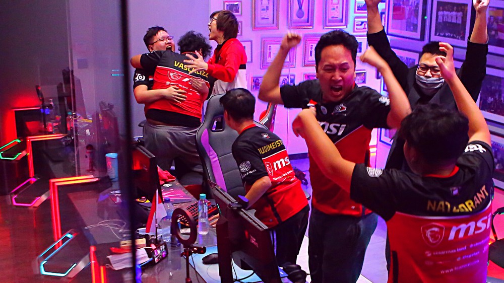 (Photo courtesy of TEAMnxl>)