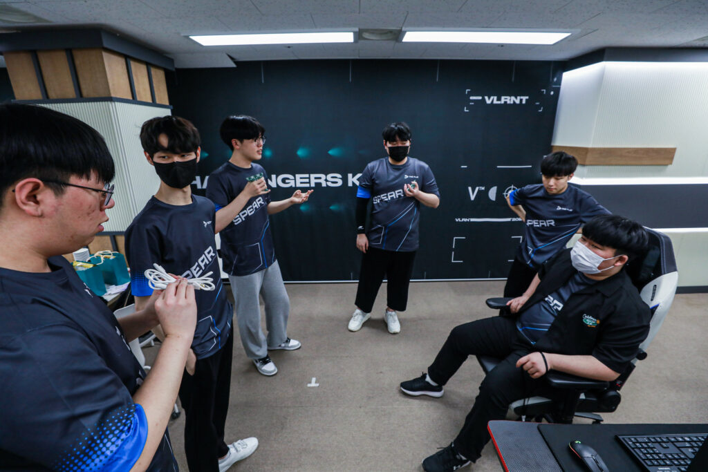 Xive (right) with SPG(Photo courtesy of VALORANT Esports Korea)