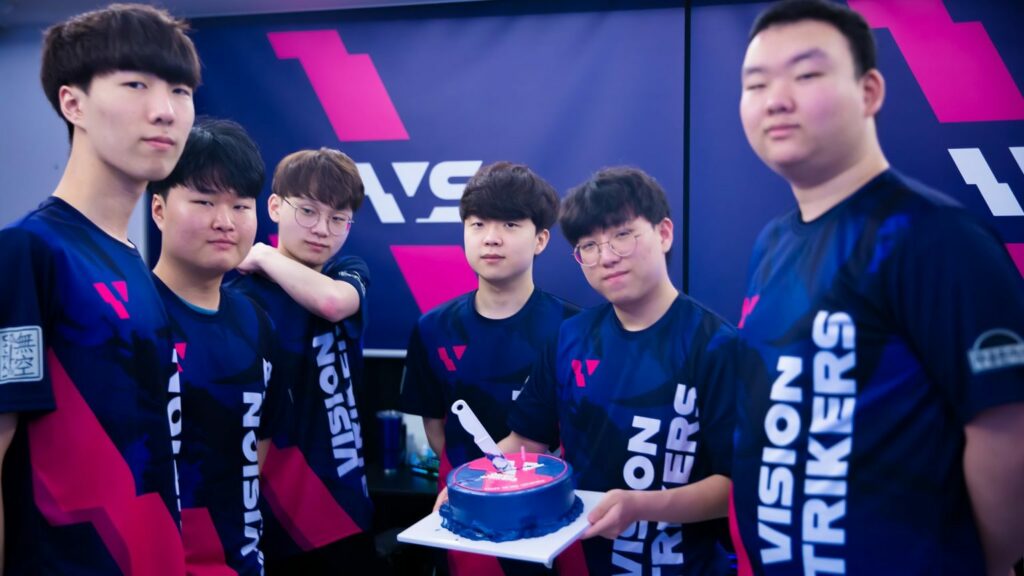 The Vision Strikers roster featuring (from left to right): Rb, Zest, k1Ng, stax, BuZz and MaKo celebrating the Vision Strikers first anniversary