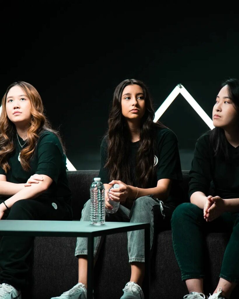 dodonut (left) with mle and LeahPanda(Photo courtesy of TSM)