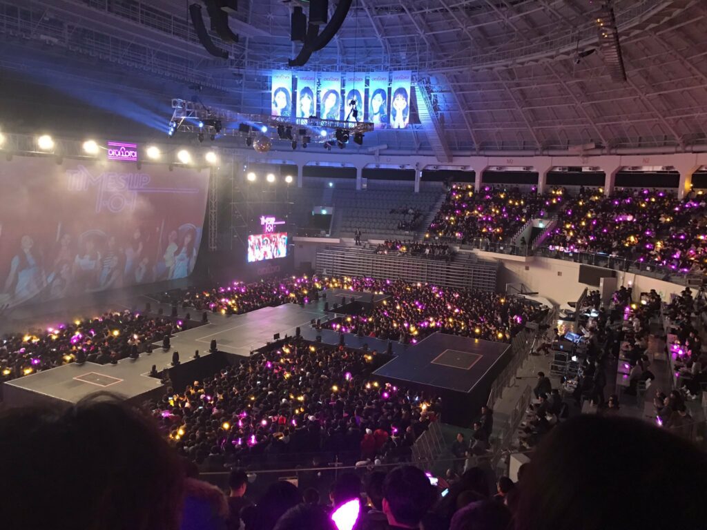 Jangchung Stadium has played host to esteemed groups such as IOI, NCT, and iKON(Photo courtesy of Twitter/@aintikonic)